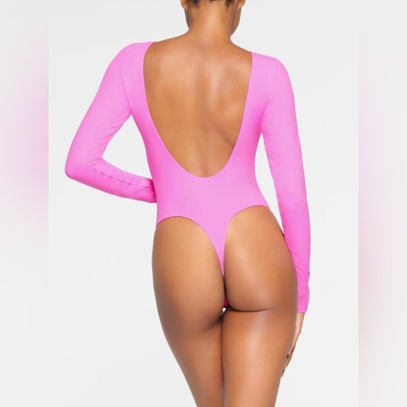 NWT Skims Fits Everybody Low Back Bodysuit ~ Neon Orchid ~ Medium ~ SOLD OUT 💗 - Picture 2 of 6
